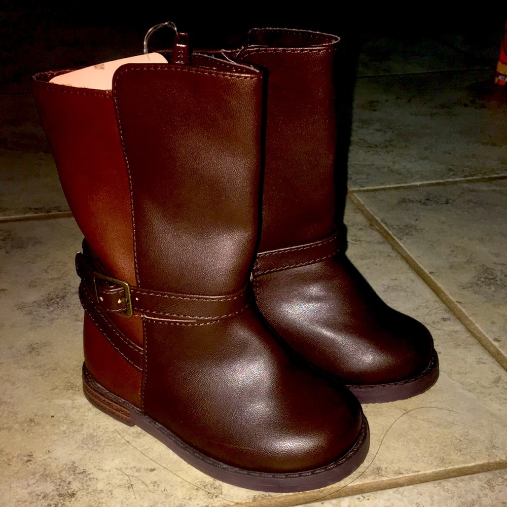 Brown baby girl leather boots